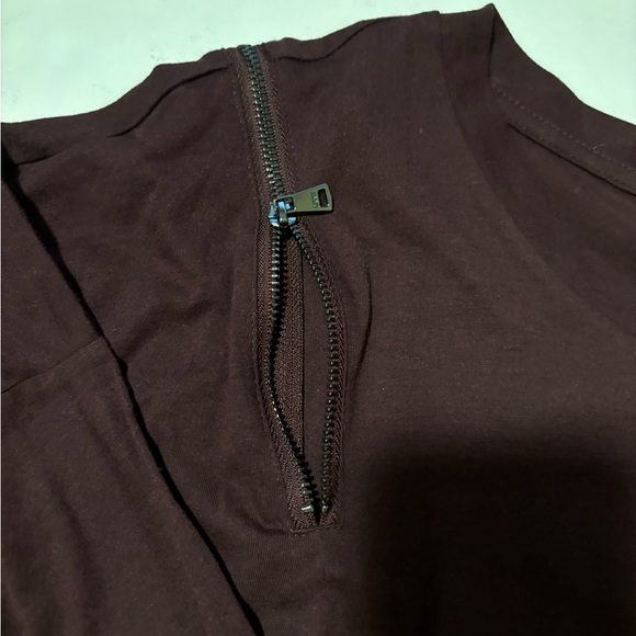 DKNY cold shoulder zip top - Picture 2 of 3